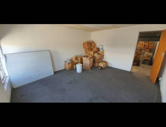 210M² WAREHOUSE TO LET IN AIRPORT INDUSTRIA